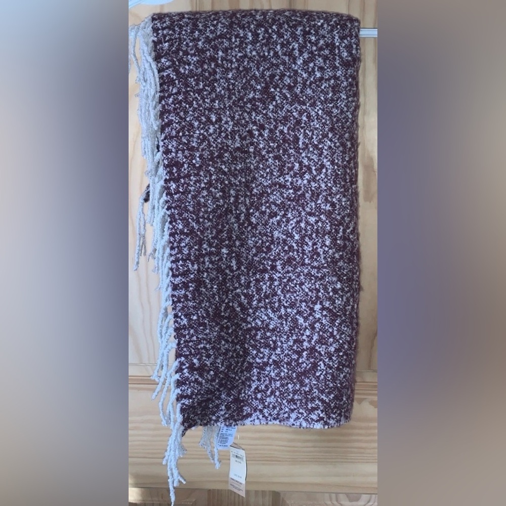 American Eagle Outfitters NEW Blanket Snuggle Burgundy Gray Wrap Scarf 74”x32”